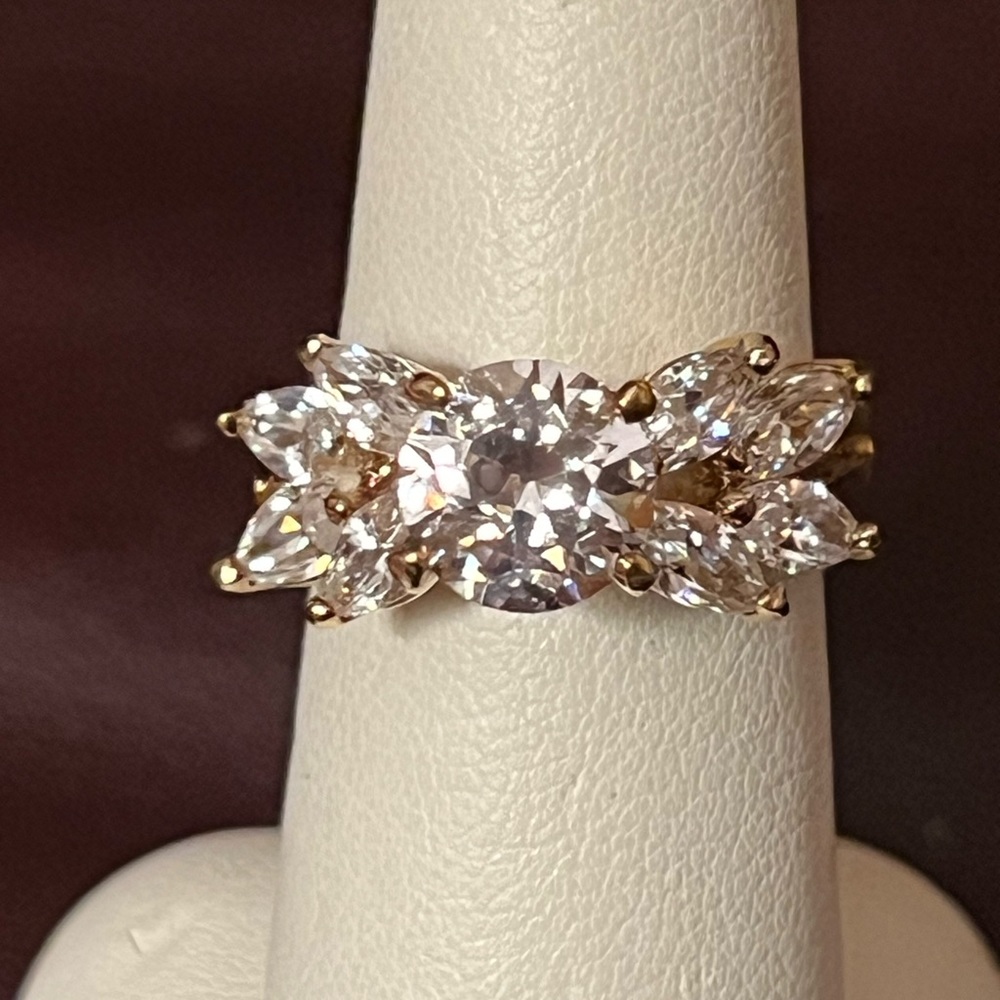 NWT Lind 14k HGE clear CZ cocktail ring in size 7